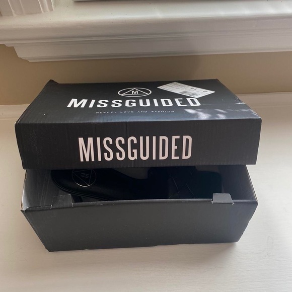 NWT Black Square Toe Woven Heels / Mules Size 8 - Picture 4 of 4